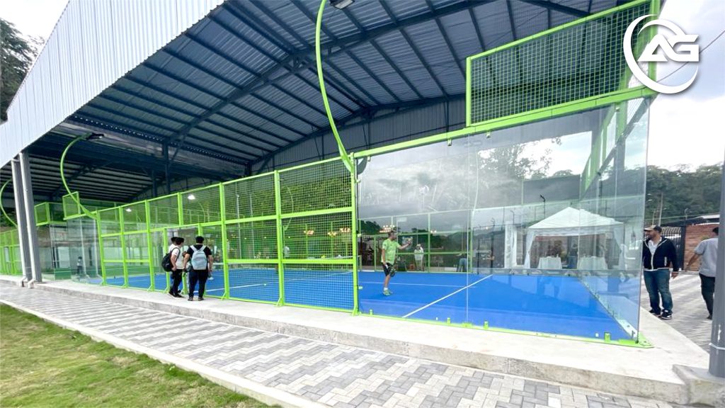 Construcción de Cancha de Pádel